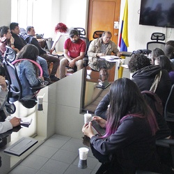 DIÁLOGOS VENDEDORES CHAZAS CALLE 72